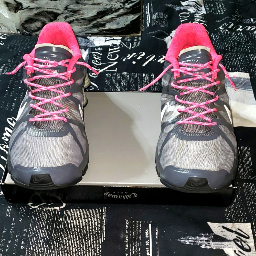 Nike Women's Gray and Pink Athletic Running Shoes